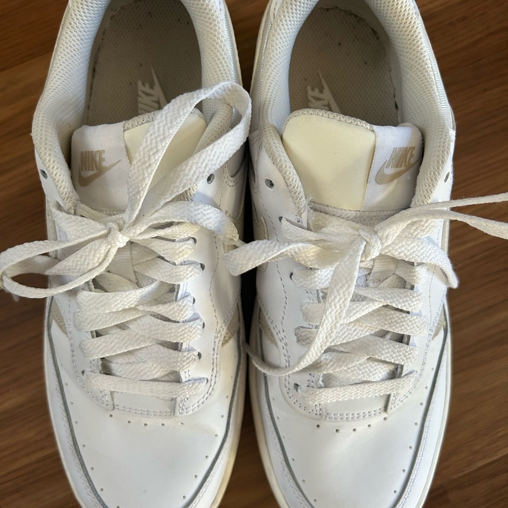 Women’s Nike Gamma Force Shoes (White/Light Bone/Sanddrift/Phantom) - Picture 5 of 9